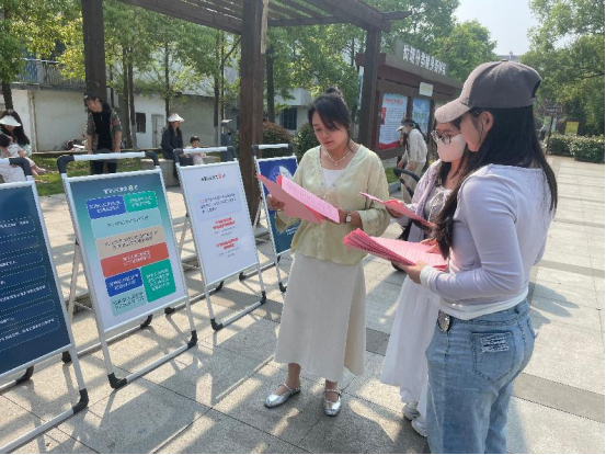 宜丰县博物馆开展“践行《文物保护法》、共筑文物安全防线”进社区活动